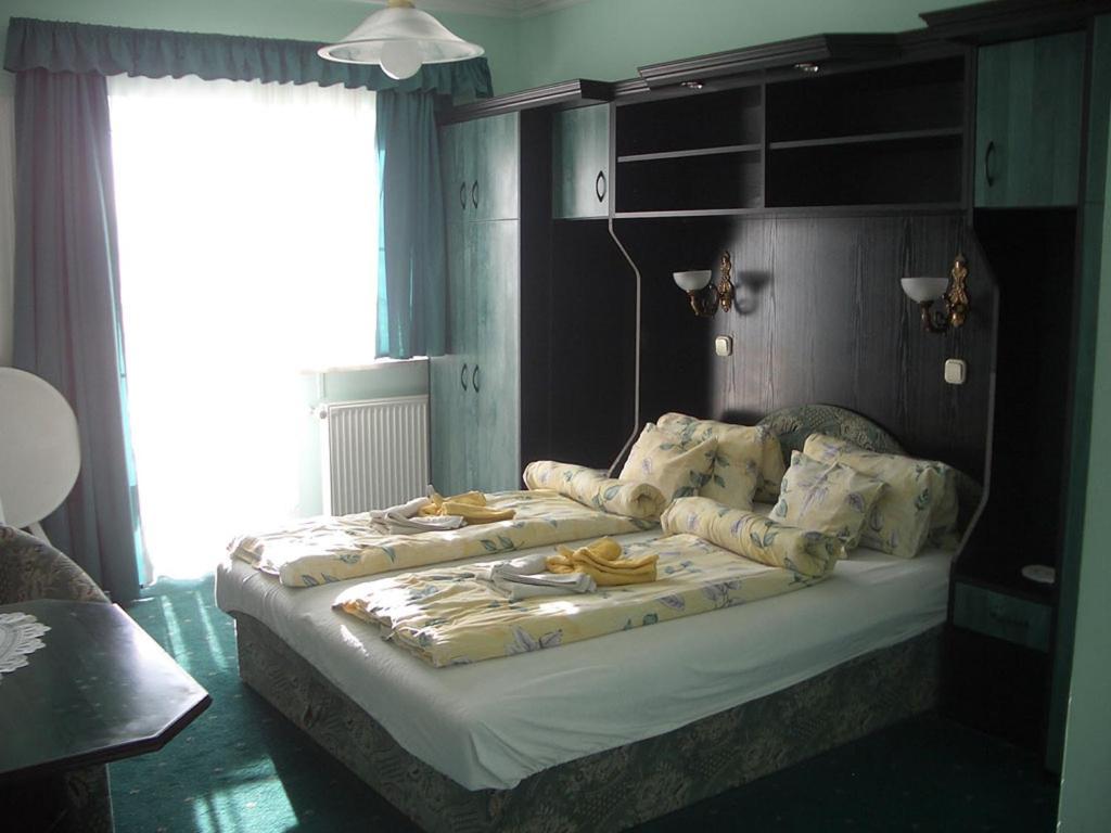 Hegyi Villa Hévíz Pokoj fotografie